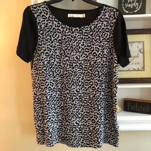 Madewell HiLine black/gray animal print top size M